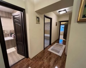 Vand apartament 3 camere in zona Pta Cipariu, zona centrala