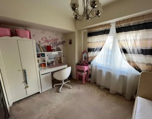 Vand apartament 3 camere in zona Pta Cipariu, zona centrala