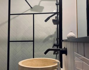 Vanzare apartament 2 camere finisat si mobilat modern, zona centrala