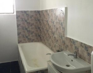 Apartament 3 camere, zona str. Primaverii