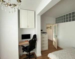 Vanzare apartament 3 camere, finisat si mobilat modern, Floresti   