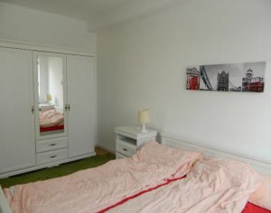 Appartement 3 chambres à vendre dans Cluj-napoca, zone Intre Lacuri