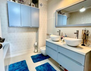 Apartament 3 camere, parcare, situat in Floresti, zona Stadionului