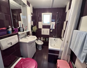 Apartment 4 rooms for sale in Cluj-napoca, zone Intre Lacuri