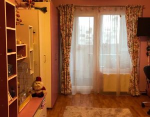 Vanzare apartament 3 camere, decomandat, 66 mp+balcon, Marasti