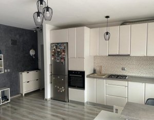 Vanzare apartament 4 camere in Floresti