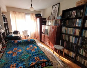 Vanzare apartament 2 camere, confort sporit, Titulescu