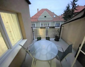 Apartament cu 3 camere, finisat si mobilat modern, zona semicentrala