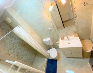 Apartament cu 3 camere, finisat si mobilat modern, zona semicentrala