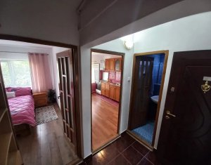 Apartament 4 camere, 79 mp, doua balcone, Intre Lacuri