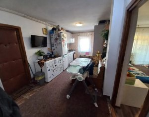 Apartament 4 camere, 79 mp, doua balcone, Intre Lacuri
