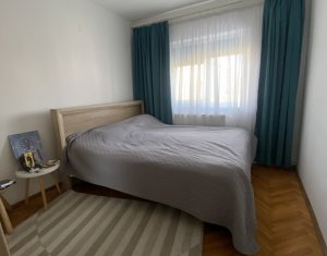 Apartament 4 camere, decomandat, etaj intermediar, Manastur, zona Ion Mester