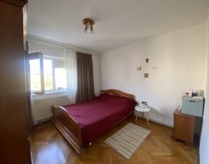 Apartament 4 camere, decomandat, etaj intermediar, Manastur, zona Ion Mester