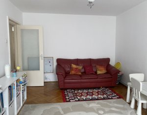 Apartament 4 camere, decomandat, etaj intermediar, Manastur, zona Ion Mester