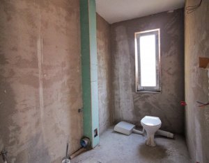 Apartament cu 3 camere  , 63.2 mp la parter , in bloc nou, strada Porii 