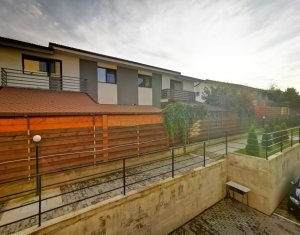Apartament cu 3 camere  , 63.2 mp la parter , in bloc nou, strada Porii 