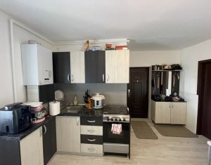 Apartament cu terasa, in zona de case