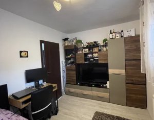 Apartament cu terasa, in zona de case
