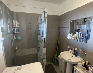 Apartament cu terasa, in zona de case
