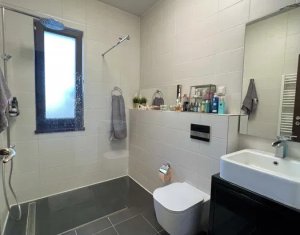 Apartament 2 camere, cu terasa 100 mp, parcare, Borhanci