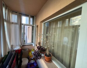 Apartment 3 rooms for sale in Floresti