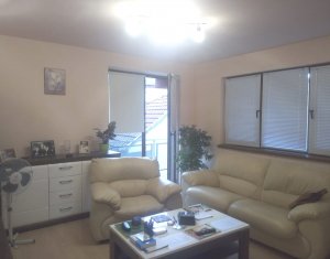 Apartament de lux, curte privata, zona de case, parcare subterana