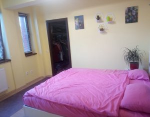 Apartament de lux, curte privata, zona de case, parcare subterana