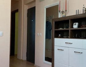 Apartament de lux, curte privata, zona de case, parcare subterana