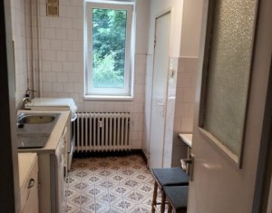 Apartament de vanzare, 4 camere, decomandat, etaj intermediar, Gheorgheni