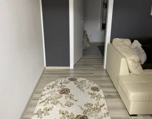 Apartament cu 3 camere, decomadat Floresti