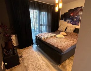 Apartament cu 3 camere, decomadat Floresti