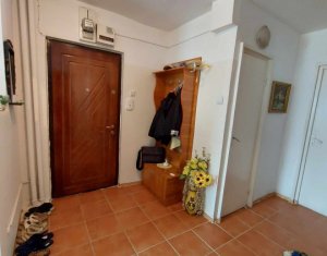 3 camere decomandate, 2 bai, balcon, zona Flora, Manastur
