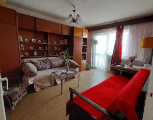 3 camere decomandate, 2 bai, balcon, zona Flora, Manastur