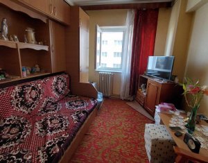 3 camere decomandate, 2 bai, balcon, zona Flora, Manastur