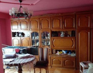 Apartament 4 camere, decomandat, 2 bai, 2 balcoane, etaj 3 din 4, Marasti