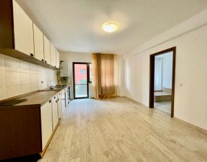 Vanzare apartament 3 camere in Floresti