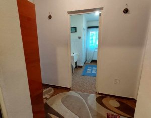 Apartament 2 camere, etaj 3, decomandat, balcon, zona IULIUS