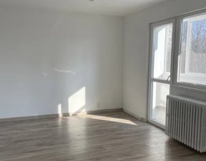 Apartament  3 camere, 64 mp+ balcon, complet renovat, cartier Gheorgheni