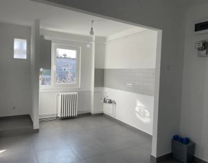 Apartament  3 camere, 64 mp+ balcon, complet renovat, cartier Gheorgheni