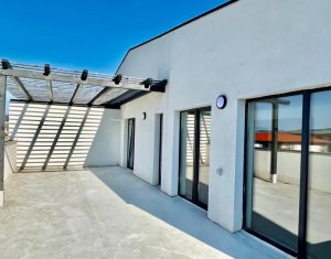 Vanzare apartament 3 camere in Floresti