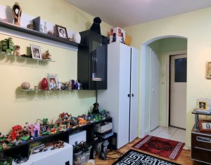 Apartament cu 3 cmere zona Piata Flora