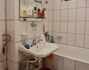 Apartament cu 3 camere zona Piata Flora