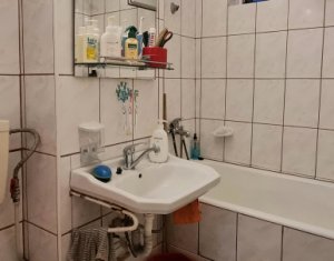 Apartament cu 3 cmere zona Piata Flora