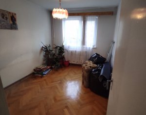 Vanzare apartament 3 camere, decomandat, in cartierul Manastur