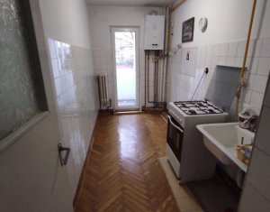Vanzare apartament 3 camere, decomandat, in cartierul Manastur