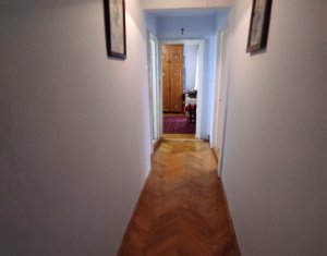 Vanzare apartament 3 camere, decomandat, in cartierul Manastur