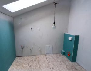 Apartament 4 camere zona linistita, strada Iazului, Floresti