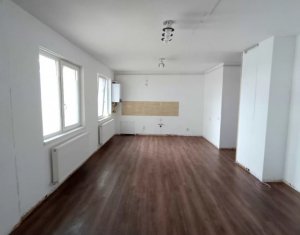 Sale apartment 3 rooms in Floresti