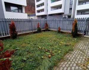 Apartment 3 rooms for sale in Floresti