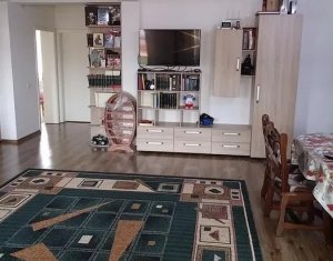 Apartament cu 3 camere, suprafata generoasa, strada Florilor, Floresti